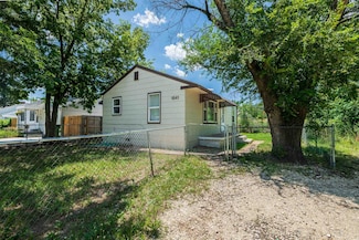 1841 S Laura Ave, Wichita, KS 67211