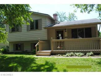 982 Jean Ave, Akron, OH 44310
