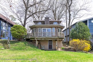 5855 Carlton St, Haslett, MI 48840
