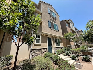 712 Ash Ln, Pomona, CA 91767