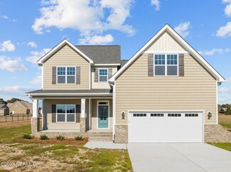 2625 Winsford Dr, Grimesland, NC 27837