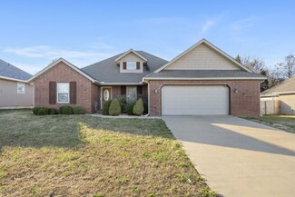 207 Finch Ct, Willard, MO 65781