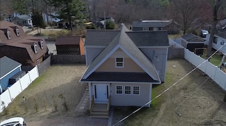 96 Hanover St, Hanover, MA 02339