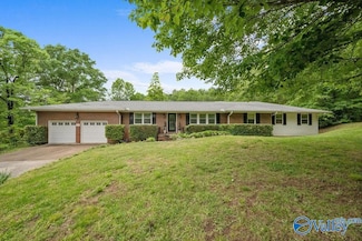 614 Davis Dr, Gadsden, AL 35905