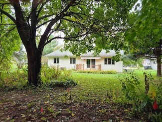 409 Kings Lynn Rd, Stoughton, WI 53589