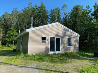 2122 Union Rd, Waldoboro, ME 04572