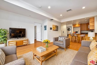 3061 W 12th Place Unit 105, Los Angeles, CA 90006