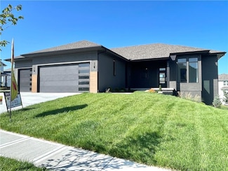 17321 Gillette St, Overland Park, KS 66221