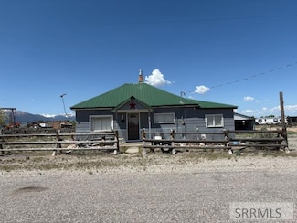 407 Gilmore Ave, Leadore, ID 83464