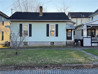 633 8th St, Marietta, OH 45750