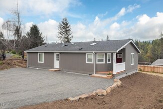 194 N Pony Trail Ln, Rose Lodge, OR 97368