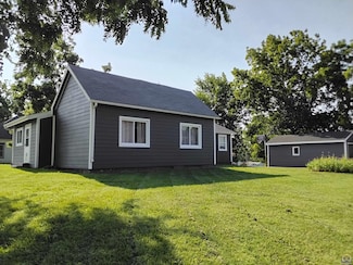 309 W Lake St, Mc Louth, KS 66054