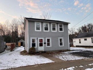 23 Warren St, Corinth, NY 12822