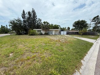 3901 Neptune Dr SE, Saint Petersburg, FL 33705
