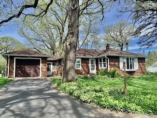 7103 River Rd, Inver Grove Heights, MN 55076