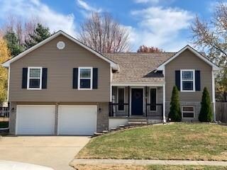 706 Horseshoe Dr, Pleasant Hill, MO 64080