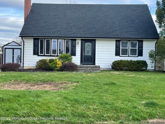 74 Lakeview Dr, Allentown, NJ 08501
