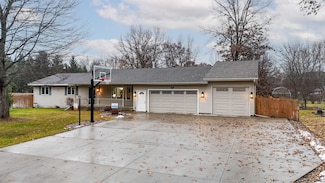 3339 Bonnie Bay Rd, Stevens Point, WI 54481