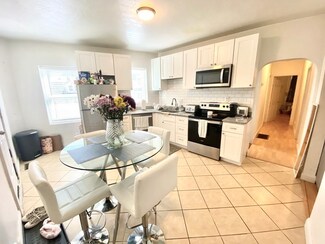 54 Garfield Ave, Revere, MA 02151