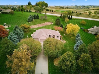 22231 Stoneybrook Dr, Council Bluffs, IA 51503