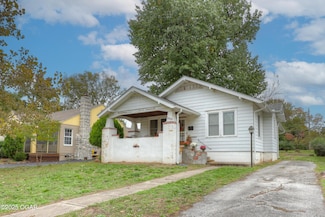 1610 S Main St, Carthage, MO 64836