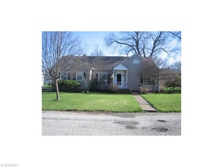 696 E Ford Ave, Barberton, OH 44203