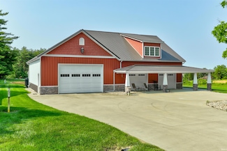 32 Hevron Rd, Santa Claus, IN 47579