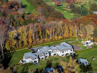 199 Lattingtown Rd, Locust Valley, NY 11560