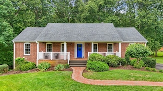 106 Salem Dr, Forest, VA 24551