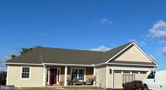 215 Daisy Dr, Lebanon, PA 17046