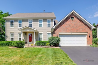 108 Brook Hill Ln, Vernon Hills, IL 60061