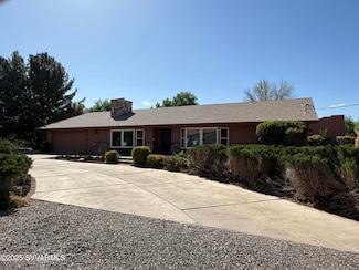 3742 E Lake Shore Dr, Rimrock, AZ 86335