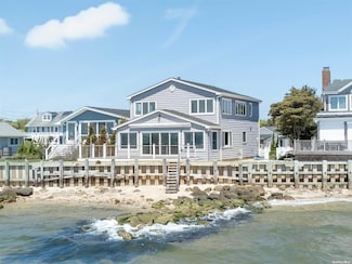 4235 Camp Mineola Rd, Mattituck, NY 11952