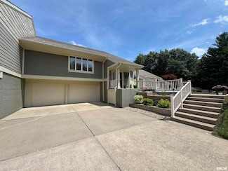6 Ottawa Trail, Galesburg, IL 61401