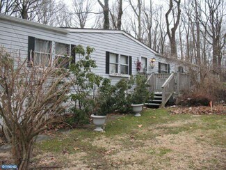 748 Lonely Cottage Rd, Upper Black Eddy, PA 18972