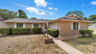 140 Cloverleaf Dr, Schertz, TX 78154