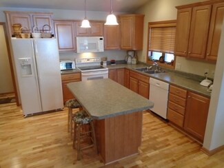 732 8th St, Prairie Du Sac, WI 53578