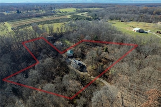 148 Cottage Rd, Clinton, PA 15026