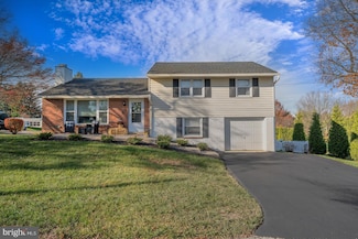 611 Tennis Ave, Newtown Square, PA 19073