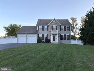2933 Queensberry Dr, Huntingtown, MD 20639