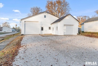 117 W Main St, Pleasant Plains, IL 62677