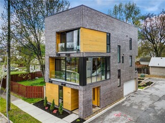 1708 Bradford Ave, Cleveland, OH 44113
