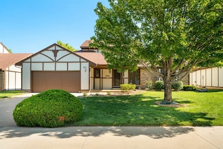 641 N Woodlawn St, Wichita, KS 67208