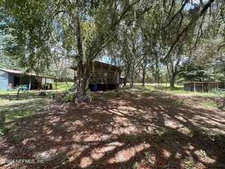 279 N Cooper Lake Dr, Interlachen, FL 32148