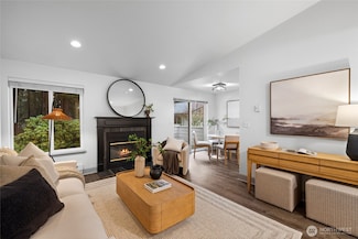 4623 Grandview Dr W Unit B, Tacoma, WA 98466