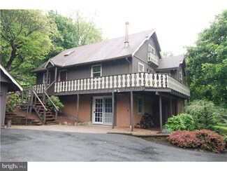 482 White Oak Ln, Leesport, PA 19533
