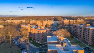 213-02 75th Ave Unit 2F, Oakland Gardens, NY 11364