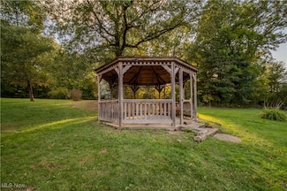 3366 Hommon Rd, Ravenna, OH 44266