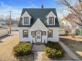 817 Broadway St, Baraboo, WI 53913