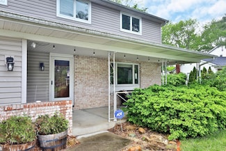 327 Warlock Ct, Columbus, OH 43230